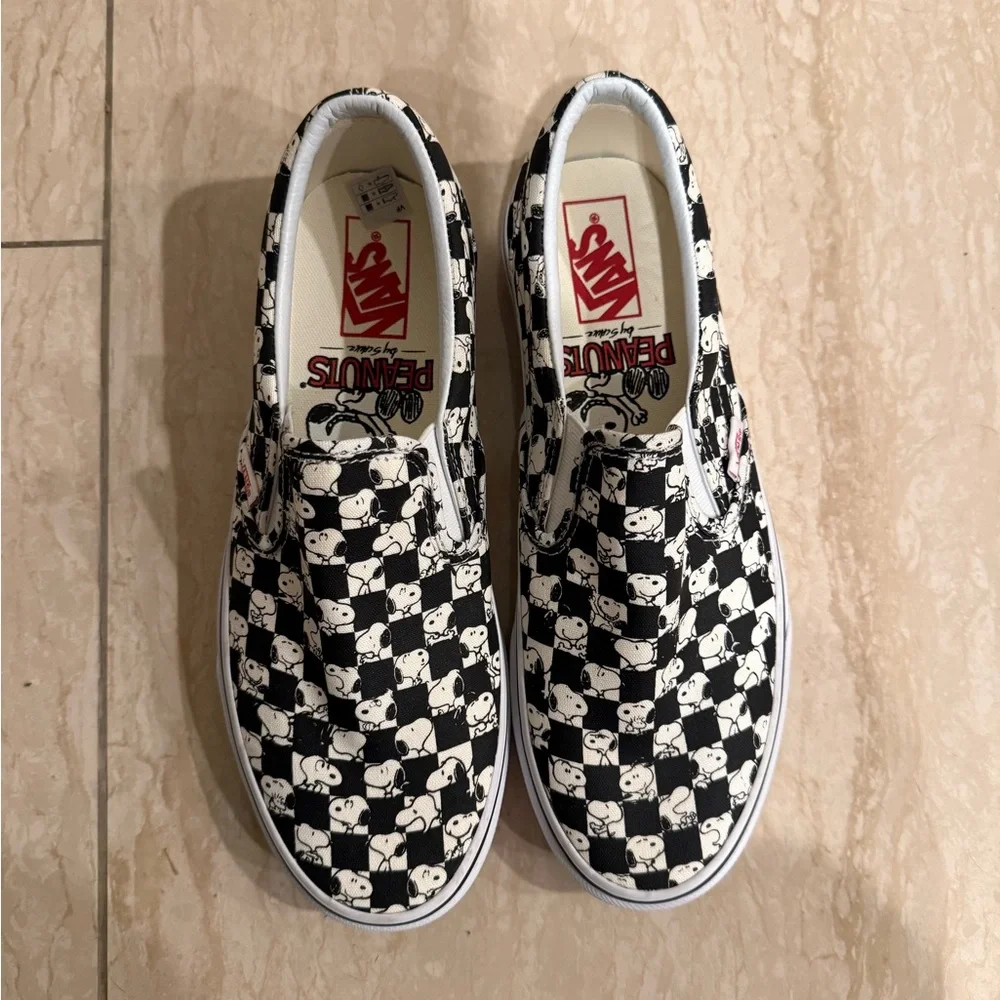 RARE Vans Unisex Snoopy Checkerboard Slip-On Sneakers - Size 8.5 M, 10 W - Picture 2 of 7